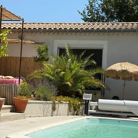 Belle Contemporaine Avec Piscine 펜션 *