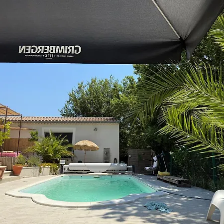 Belle Contemporaine Avec Piscine Laudun