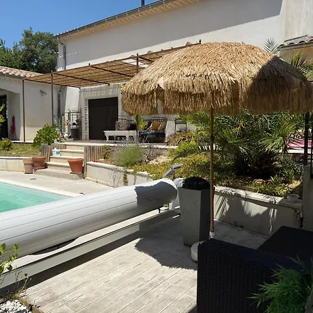 Belle Contemporaine Avec Piscine 펜션 *